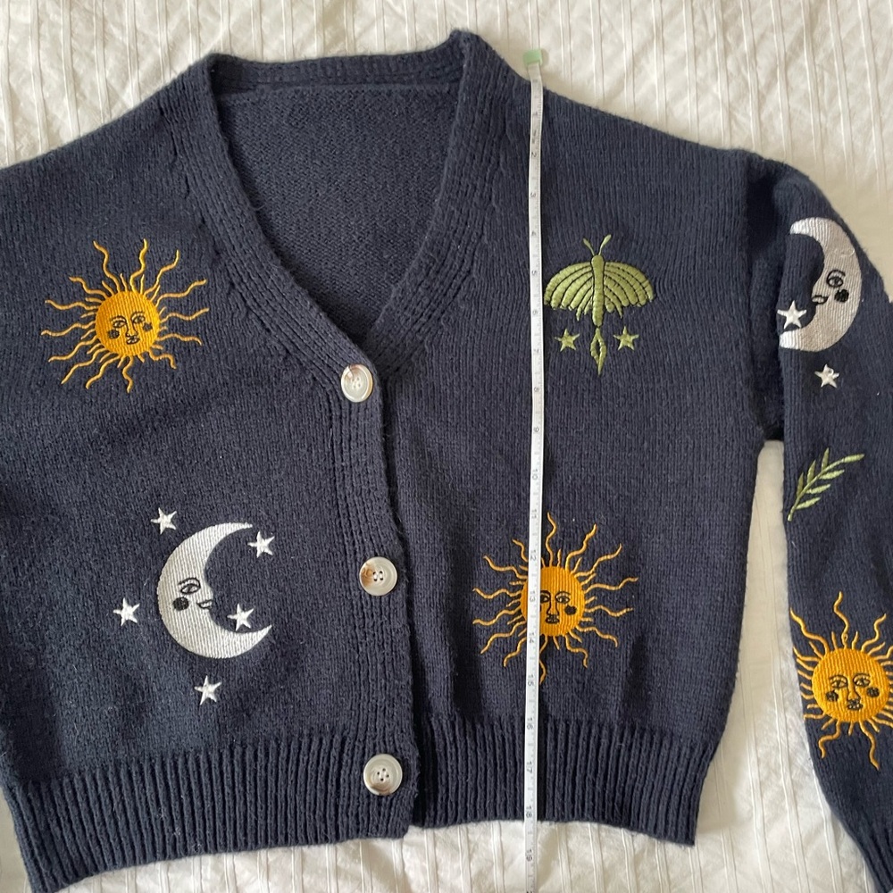 Sun & Moon Pattern Crop Cardigan, navy size small - Picture 4 of 5